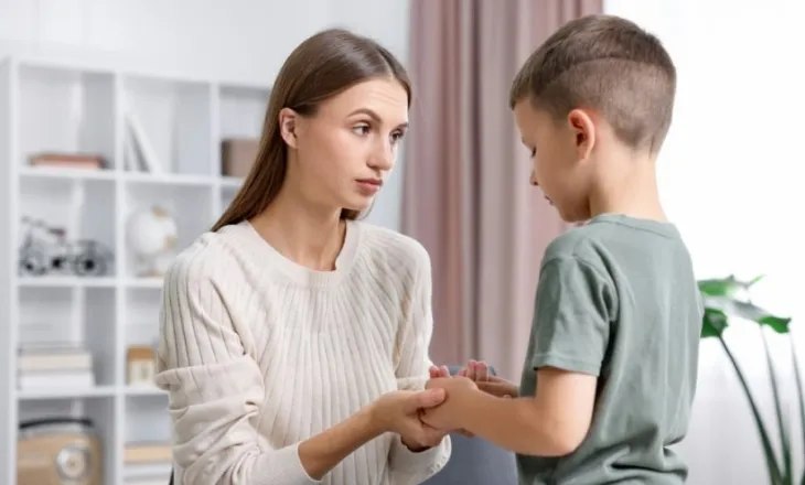 Ankthi i verës tek më të vegjlit – si t’i njohim shenjat e para dhe ta ndihmojmë fëmijën