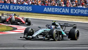 Antonelli triumfon në duelin me Hamilton dhe fiton garën sprint në pistën e Silverstone