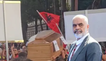Arkivoli në protestë! Rama: Të dashur flamingo, ajo protestë nuk është më e juaja, ju përdorën