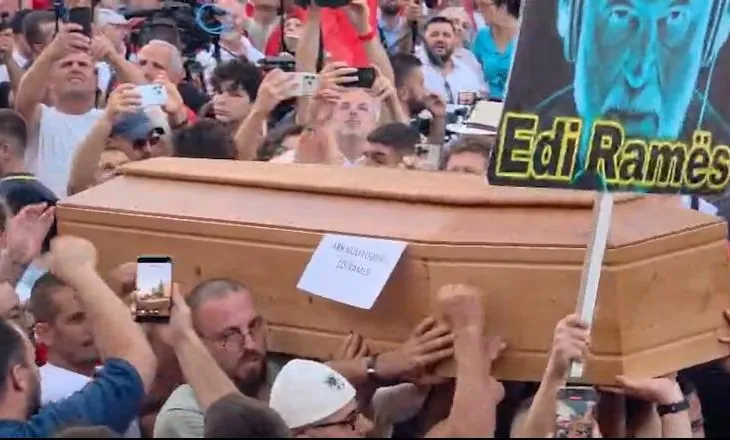 Arkivoli në tubim, Lamallari: S’mund të përdoret si dekor proteste, sidomos në sy të fëmijëve!