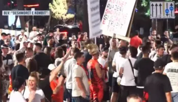 ‘Arrestoni Ramën’/ Mbyllet protesta e 53-të, qytetarët: Nesër në 08:30, të gjithë para Parlamentit