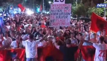 “Arrestoni Ramën”/ Protestuesit thirrje para Kuvendit: Nesër në 08:30 asnjë mungesë, të gjithë në protestë