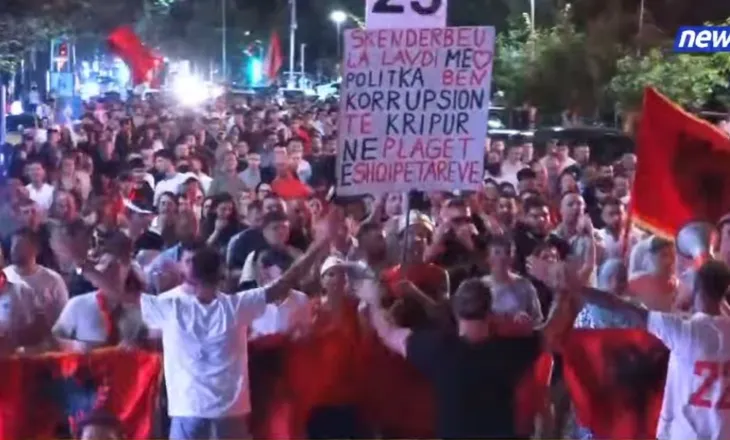 “Arrestoni Ramën”/ Protestuesit thirrje para Kuvendit: Nesër në 08:30 asnjë mungesë, të gjithë në protestë