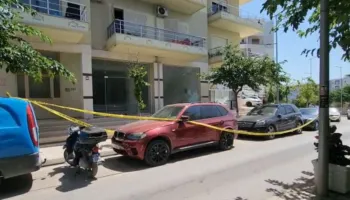 Atentati në Sarandë/ Autorët qëlluan me 9 plumba drejt tij, stabilizohet gjendja e të plagosurit
