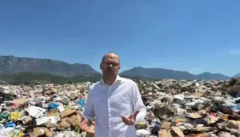 Aulon Kalaja denoncon “malin e plehrave” në Krujë: Kështu nuk futemi as në Bashkimin Afrikan!