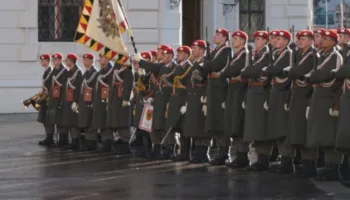 Austria planifikon të zgjasë shërbimin ushtarak