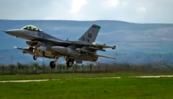 Avioni luftarak F-16 rrëzon dronin rus pasi shkeli hapësirën ajrore të Rumanisë