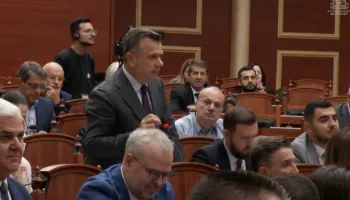 Balla i përgjigjet Bardhit: Plotëso kërkesën e protestuesve, ço Berishën në burg! Kreu i PD: Taulant ti je b*ndra