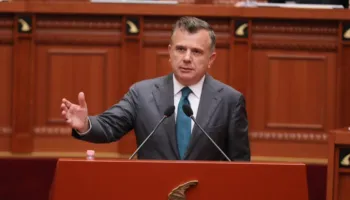 Balla: Ky Kuvend vazhdon deri në 2029, kreu i grupit të PS krahason protestuesit me sjelljen e nazistëve