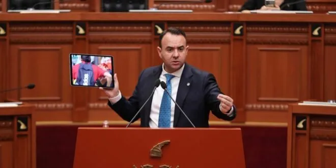 Balliu: I pabesi Edi Rama iu sul sot të rinjve si bishë për të mbrojtur veten, Belinda Ballukun dhe pasuritë që kanë vjedhur