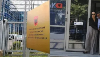 Balluku e pandehur edhe për lotet e tjerë të Unazës së Madhe! Reagon SPAK: U thirr sot në Prokurorinë e Posaçme për…
