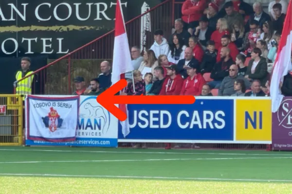 Baneri në stadium “Kosova është Serbi”, UEFA nuk merr asnjë vendim për klubin
