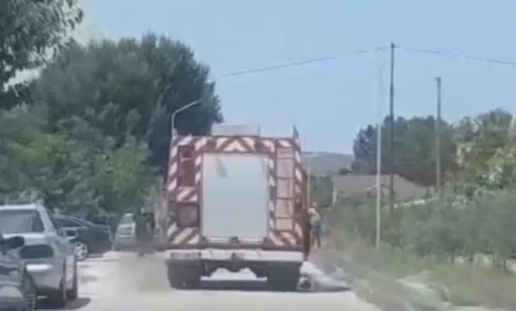 Banesa merr flakë në Kuçovë, komshinjtë shpëtojnë 90-vjeçaren që jetonte e vetme, fqinji tregon çastet e para