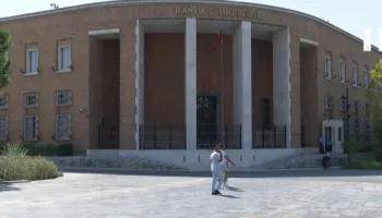 Banka e Shqipërisë heq licencat për 83 zyra këmbimi valutor, zbardhen shkeljet