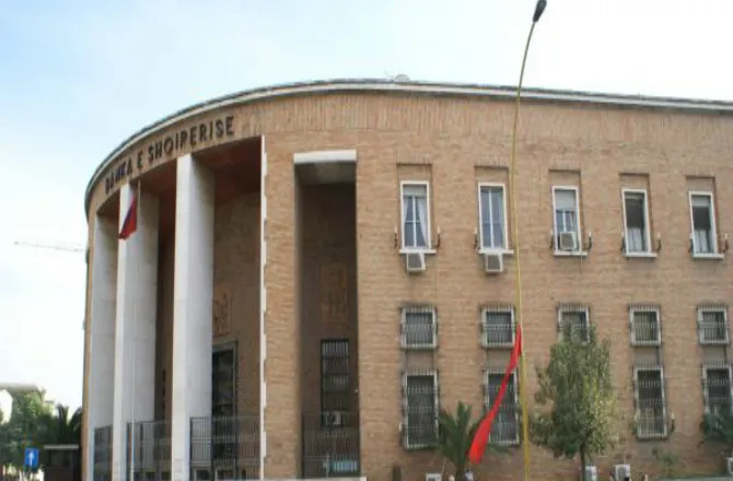 Banka e Shqipërisë nuk ndryshon normën bazë të interesit në 2.5%