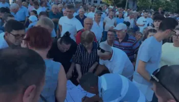 Banorët e Prrenjasit në protestë, kundërshtojnë bashkimin me Librazhdin