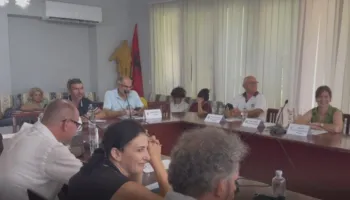 Banorët e Qafë Gjashtës 3 muaj pa ujë, mbledhja e Këshillit Bashkiak Sarandë dështon për mungesë të grupit të PD