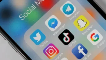 BE do të kufizojë qasjen e fëmijëve në rrjetet sociale