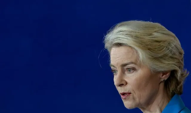 BE kërkon kufizime për rrjetet sociale te fëmijët, Von der Leyen: Mediat sociale nuk janë lodër