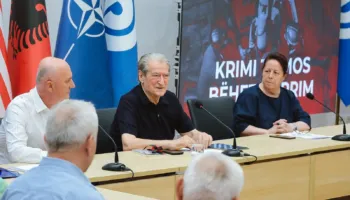 Berisha takim me të përndjekurit politikë: Inxhinierë dhe drejtues të sektorit të naftës u pushkatuan sepse nuk realizoheshin pritshmëritë e Enver Hoxhës!