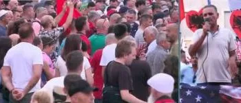 “Berisha të japë dorëheqje, ka bërë marrëveshje me Ramën”/ Protestuesi në shesh: Mjaft më