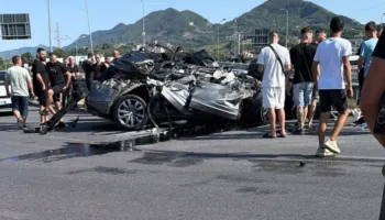 Betonierja ra nga rrethrrotullimi i Saukut në autostradë, 1 viktimë dhe 1 i plagosur