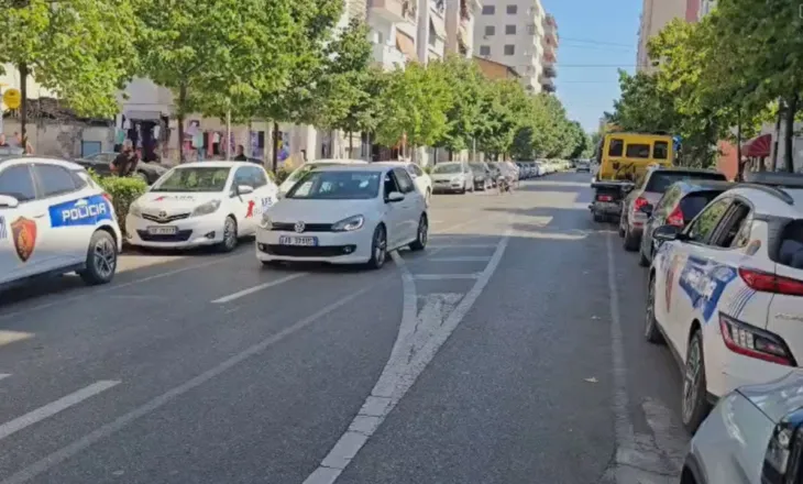 Bie pre e grabitjes një pikë shërbimi e telefonisë celulare në Durrës, i riu arratiset nga vendngjarja
