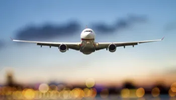 Biletat e avionit me luhatje të forta në BE, Belgjika kryeson rritjen e çmimeve