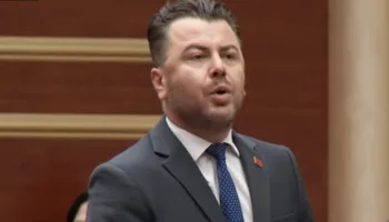 “Blinduat Kuvendit, edhe për sa kohë do iu fshiheni protestuesve?”/ Kapri: Kjo qeveri ka humbur legjitimitetin