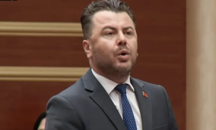 “Blinduat Kuvendit, edhe për sa kohë do iu fshiheni protestuesve?”/ Kapri: Kjo qeveri ka humbur legjitimitetin