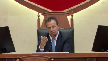 Bllokimi i foltores nga demokratët, mbyllet seanca plenare, Peleshi: Rendi i ditës nuk ndryshon siç doni ju