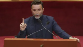 Braçe përplaset me ministrin Salla: Nuk kemi tokë pa fund, duhet për bujqësi, jo për industri