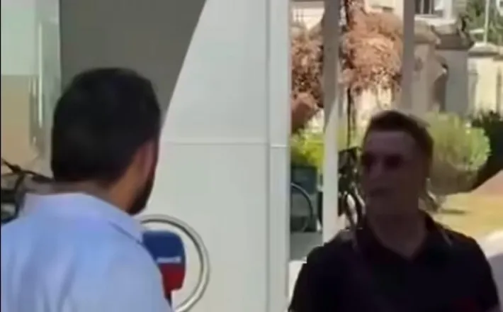 Braçe shtyn gazetarin para Kuvendit, Berisha: Dënoj gjuhën e gangsterit dhe dhunën ndaj medias