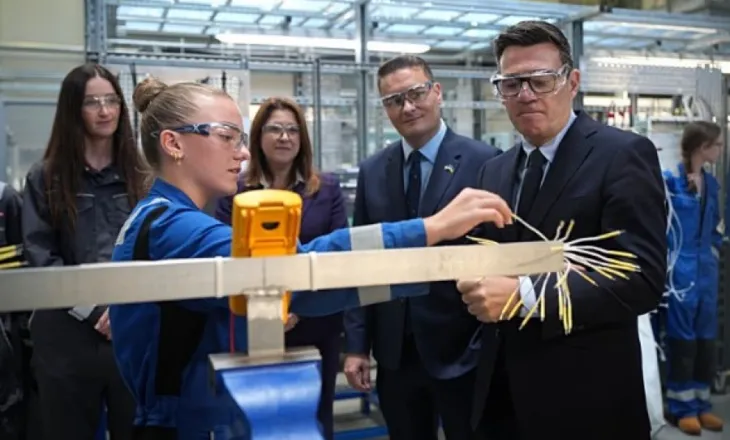 Britania investon 8.4 miliardë paund në flotën bërthamore