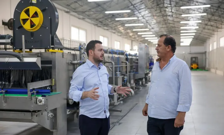 Bujqësia, interes për financime/ Ministri Salla: Aplikoni në nismën ‘Dyfisho Sipërmarrjen Tënde’