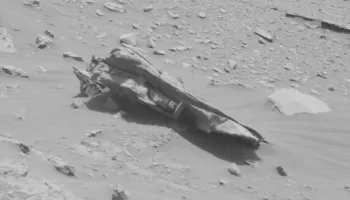 Çfarë po na fsheh NASA? Objekti misterioz në Mars “ndez” teorinë e frikshme të një “lufte planetare”