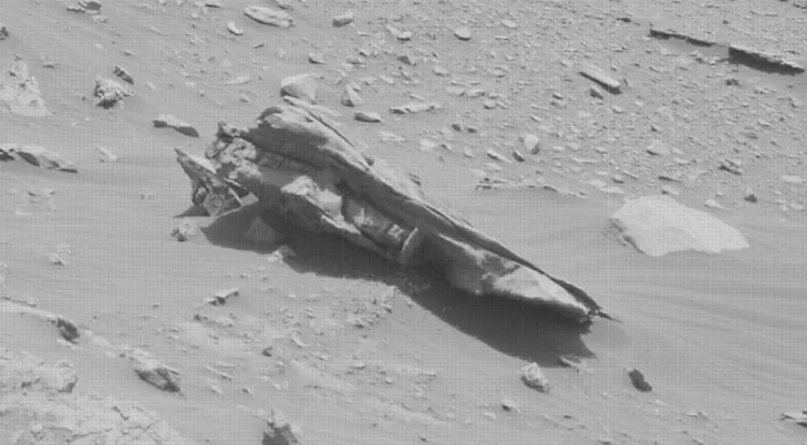 Çfarë po na fsheh NASA? Objekti misterioz në Mars “ndez” teorinë e frikshme të një “lufte planetare”