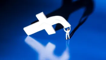 Çfarë po ndodh? Facebook dhe Instagram bien në mbarë botën