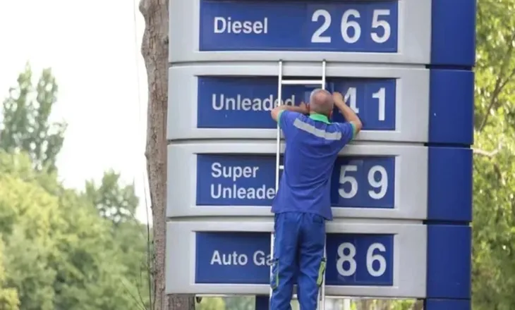 Çmimi i naftës në Shqipëri kalon 2 euro, më i shtrenjti në rajon