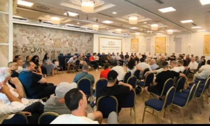 Debate mes protestuesve në mbledhjen e parë të Kuvendit Qytetar! Ndizen polemika dhe akuza mes tyre