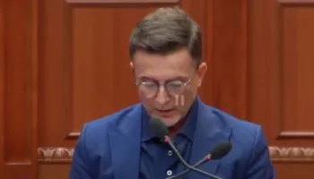 Debati pa mikrofon në Kuvend, Braçe-deputetit të Qorit: Po partinë tënde kush e financon?
