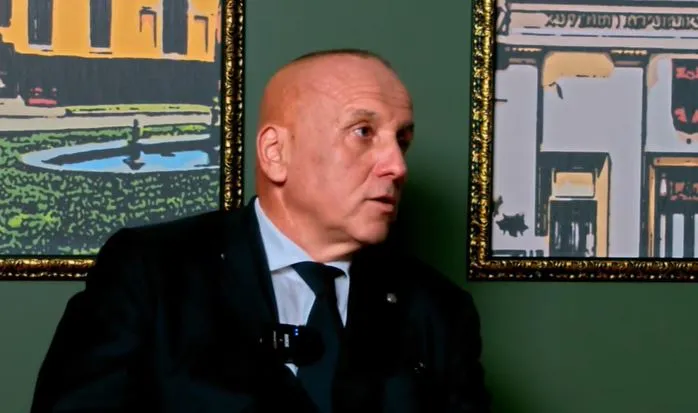 Degdisja e Ramës në një qoshe gjatë Samitit të NATO-s në Turqi, Ilir Kulla: U la aty ku i takonte