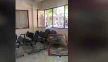 Dëmtuan Komisariatin Nr. 3 dhe ushtruan dhunë ndaj policisë, arrestohet një protestues, shpallen në kërkim 4 të tjerë