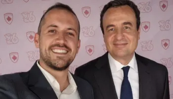 Deputeti i Albin Kurtit futet ne proteste: Kur Shqiperia shitet  nuk do heshtim kurre