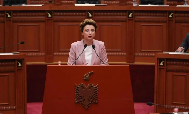 Deputetja e PL, Xhixho: Shqiptarët paguajnë si europianë, jetojnë me paga ballkanike! Nafta më e shtrenjtë e rajonit…