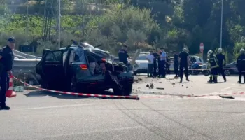 Detaje tronditëse nga aksidenti pranë Teg-ut/ një grua paraqitet në gjendje të rëndë