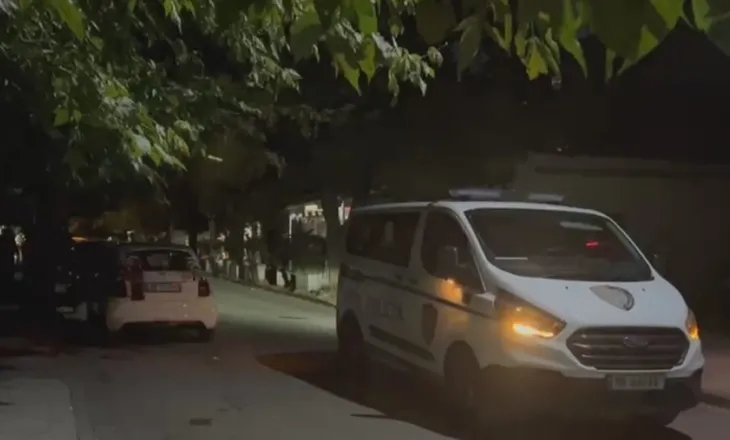Detaje tronditëse nga atentati në Elbasan/ Autori i maskuar u ndoq nga fëmijët para sulmit, shënjestra e vërtetë i shpëtoi plumbave