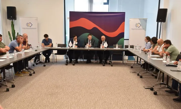 DHTIK dhe Dogana diskutojnë për sfidat e bizneseve dhe lehtësimin e eksporteve