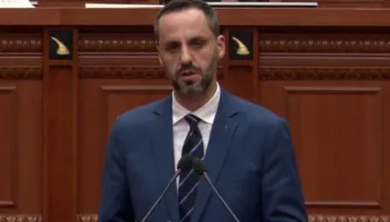 Dhunë ndaj protestuesit të arrestuar? Lamallari: Pretendimet janë të pavërteta