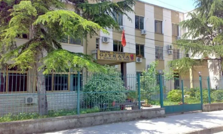 Dhunuan 17-vjeçaren dhe e filmuan/ Gjykata e Fierit lë në fuqi masat e sigurisë për tre adoleshentet
